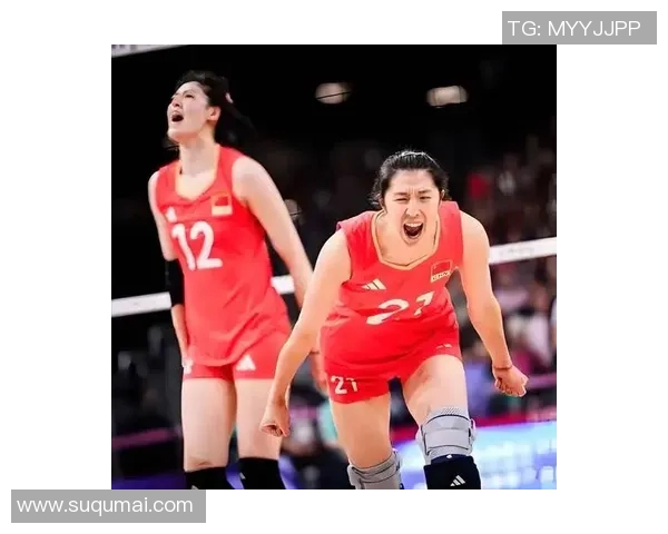 中国女排首战荷兰国全力以赴争夺胜利展现团队精神与竞技风采